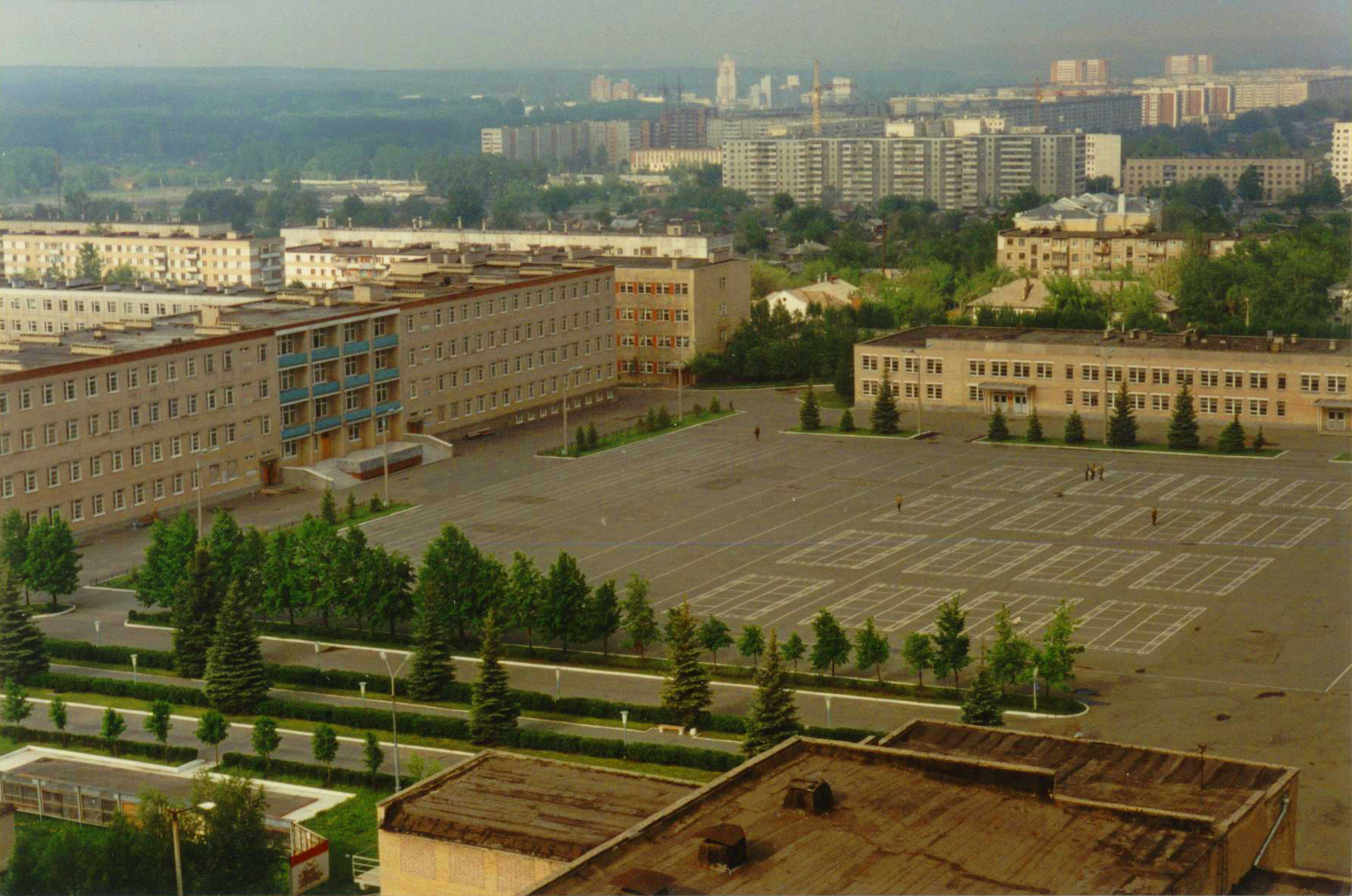 Вид сверху на плац